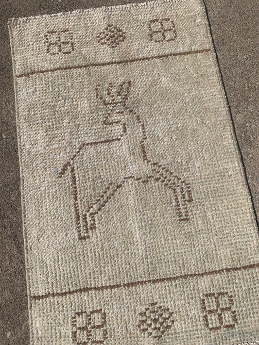 Vintage Turkish Rug- 1'6 x 2'5