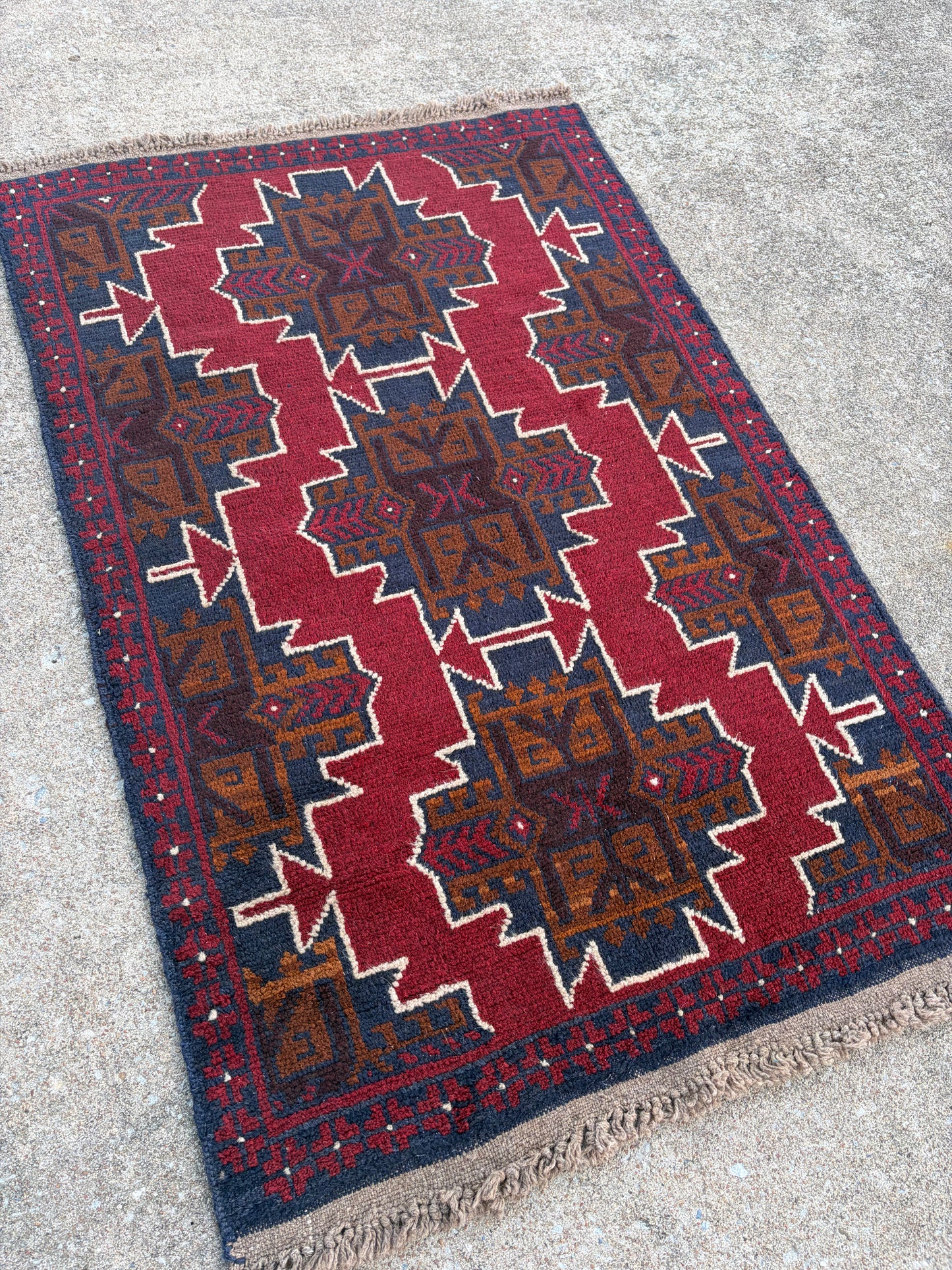 000 Vintage Persian Rug- 4'6 x 2'9