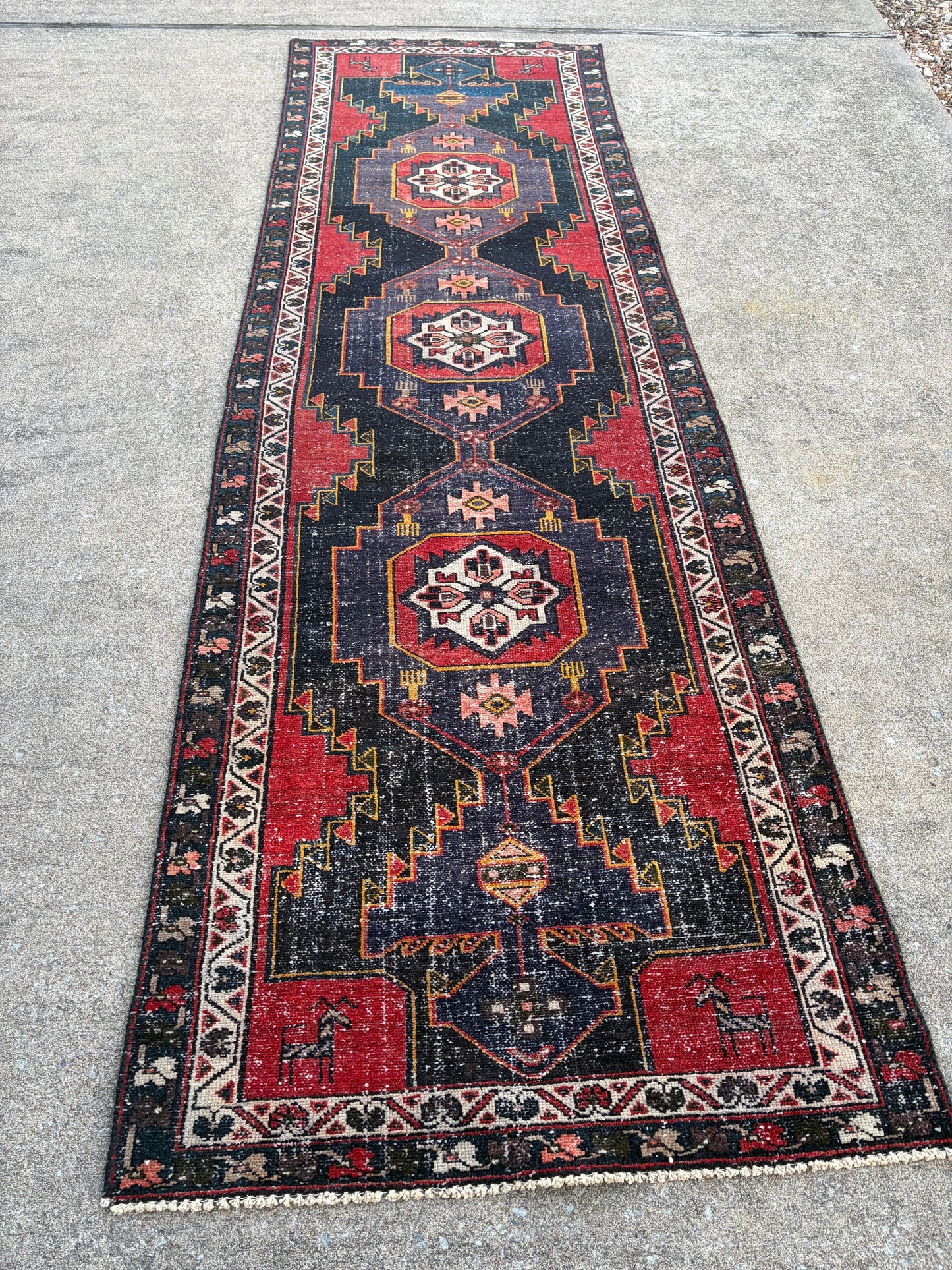 000 Vintage Persian Runner- 9'11 x 3'2