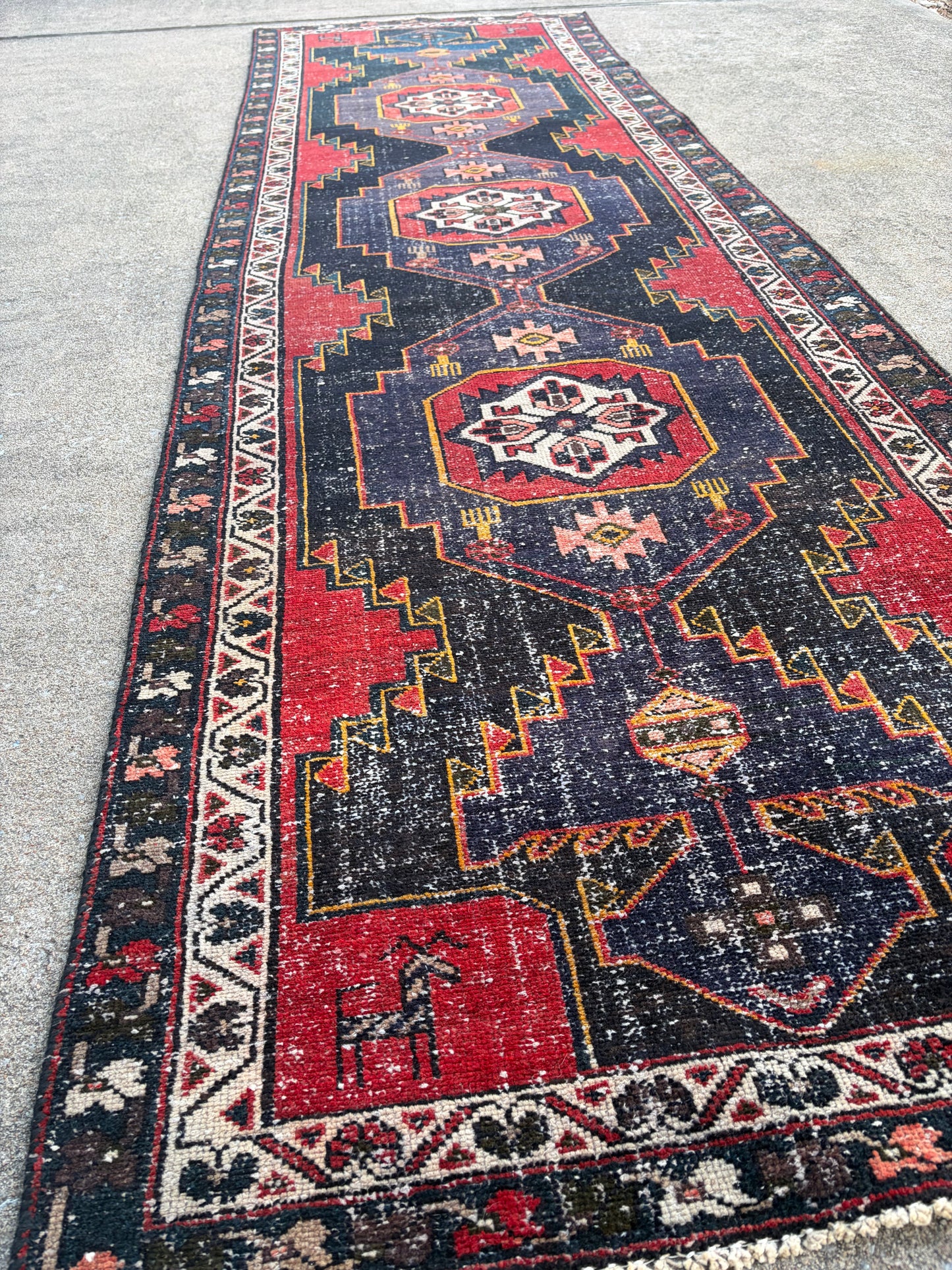 000 Vintage Persian Runner- 9'11 x 3'2