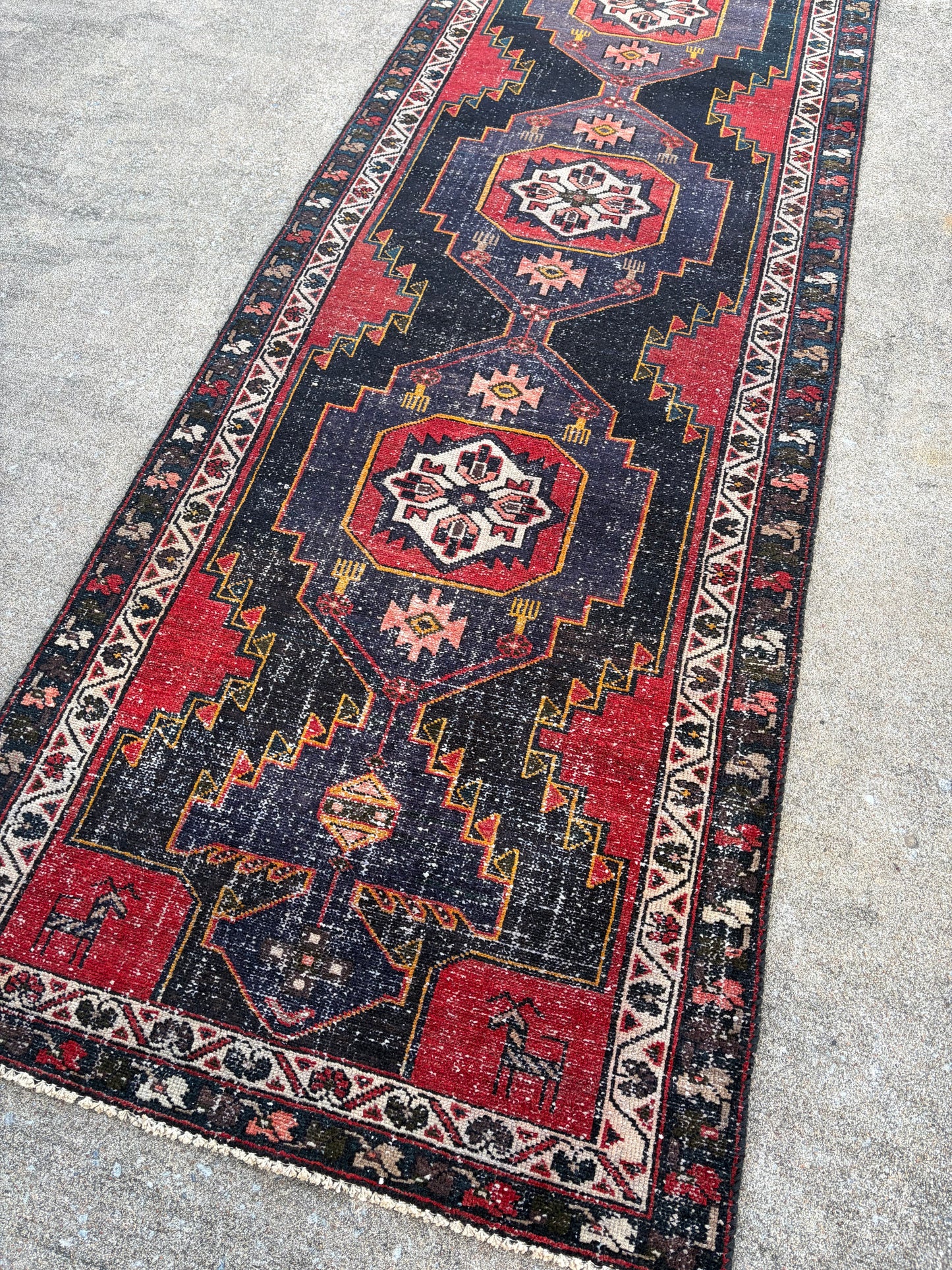 000 Vintage Persian Runner- 9'11 x 3'2