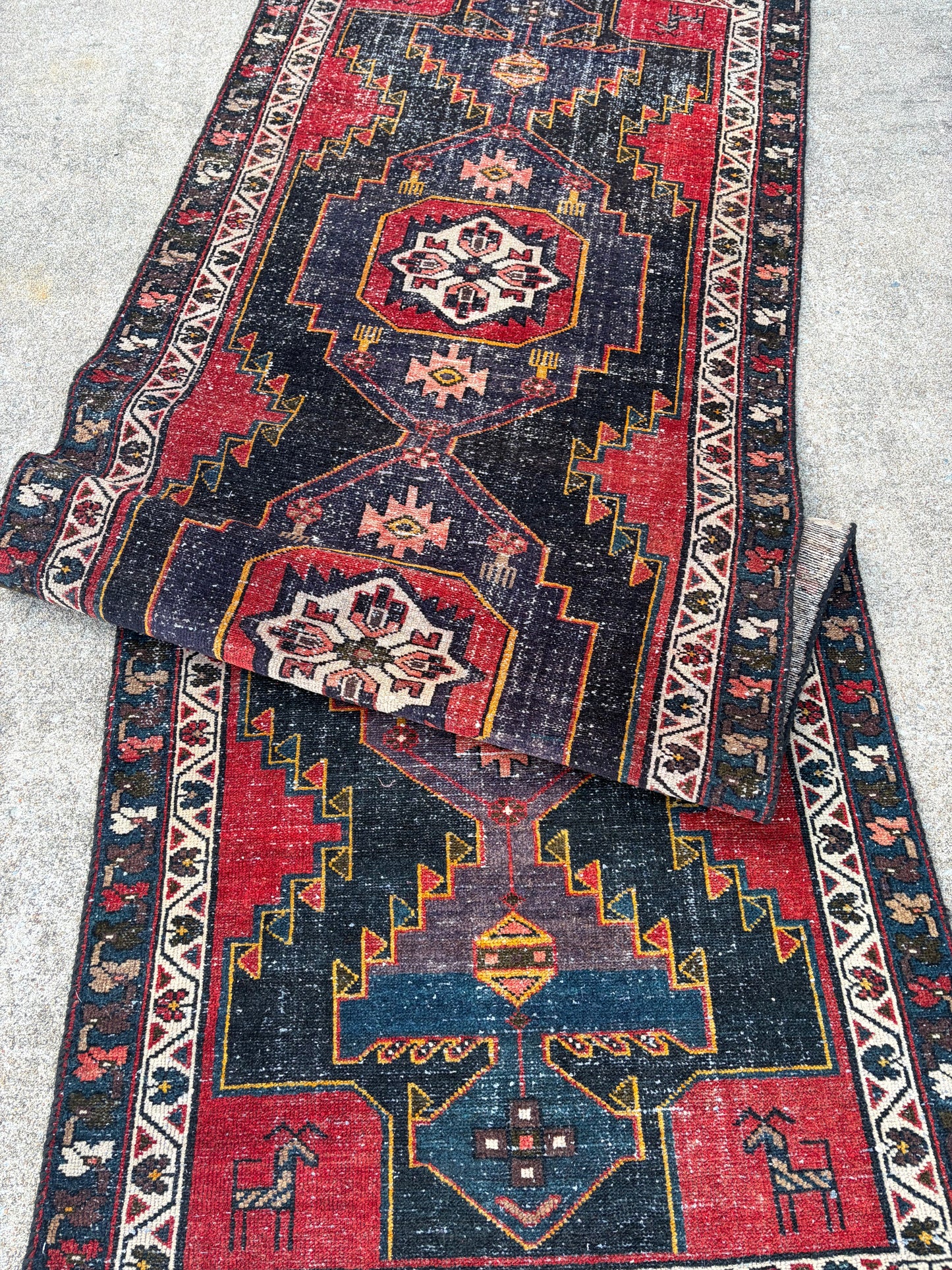 000 Vintage Persian Runner- 9'11 x 3'2