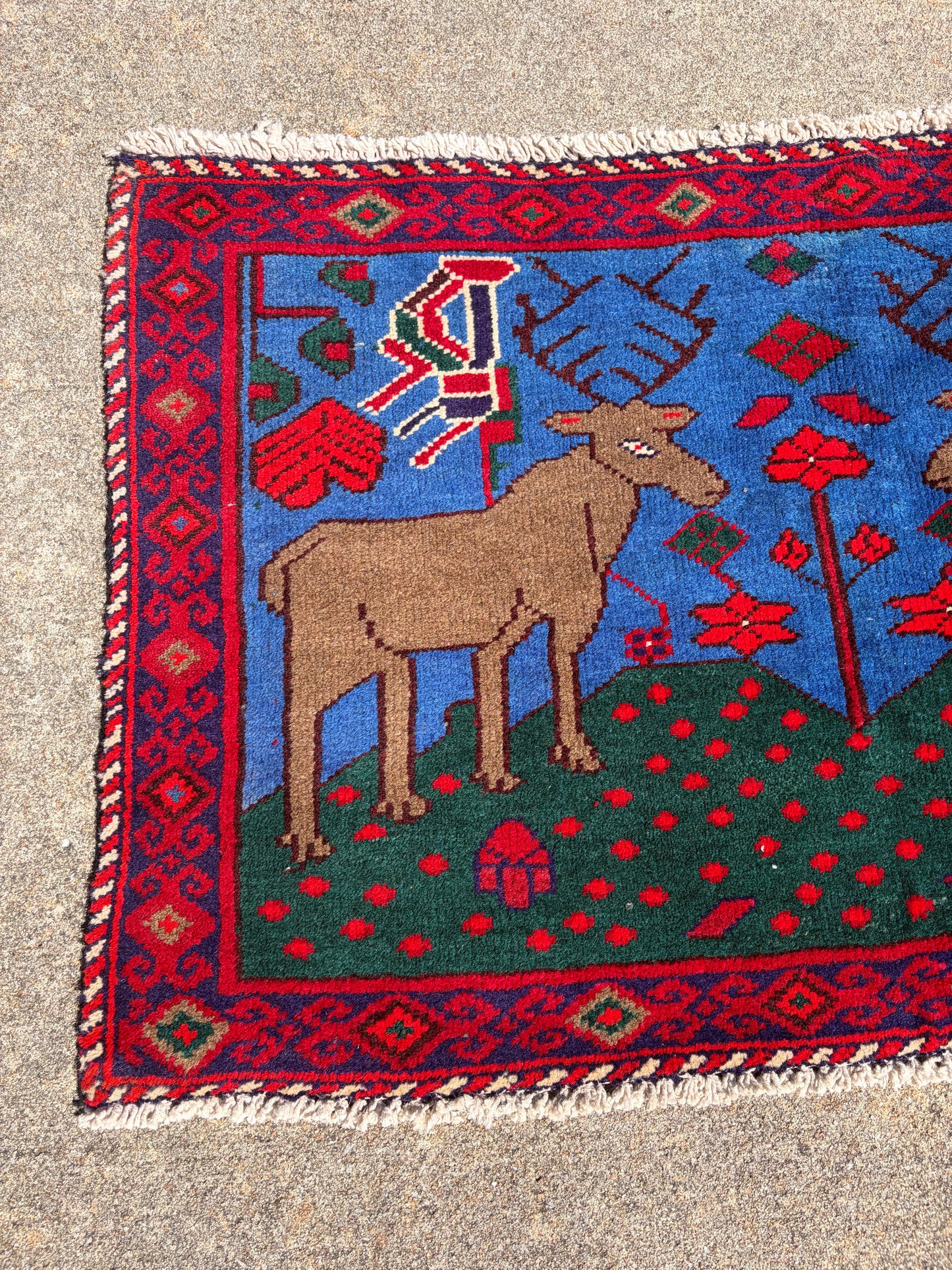 000 Vintage Pictorial of Life Rug- 2'1 x 3'1