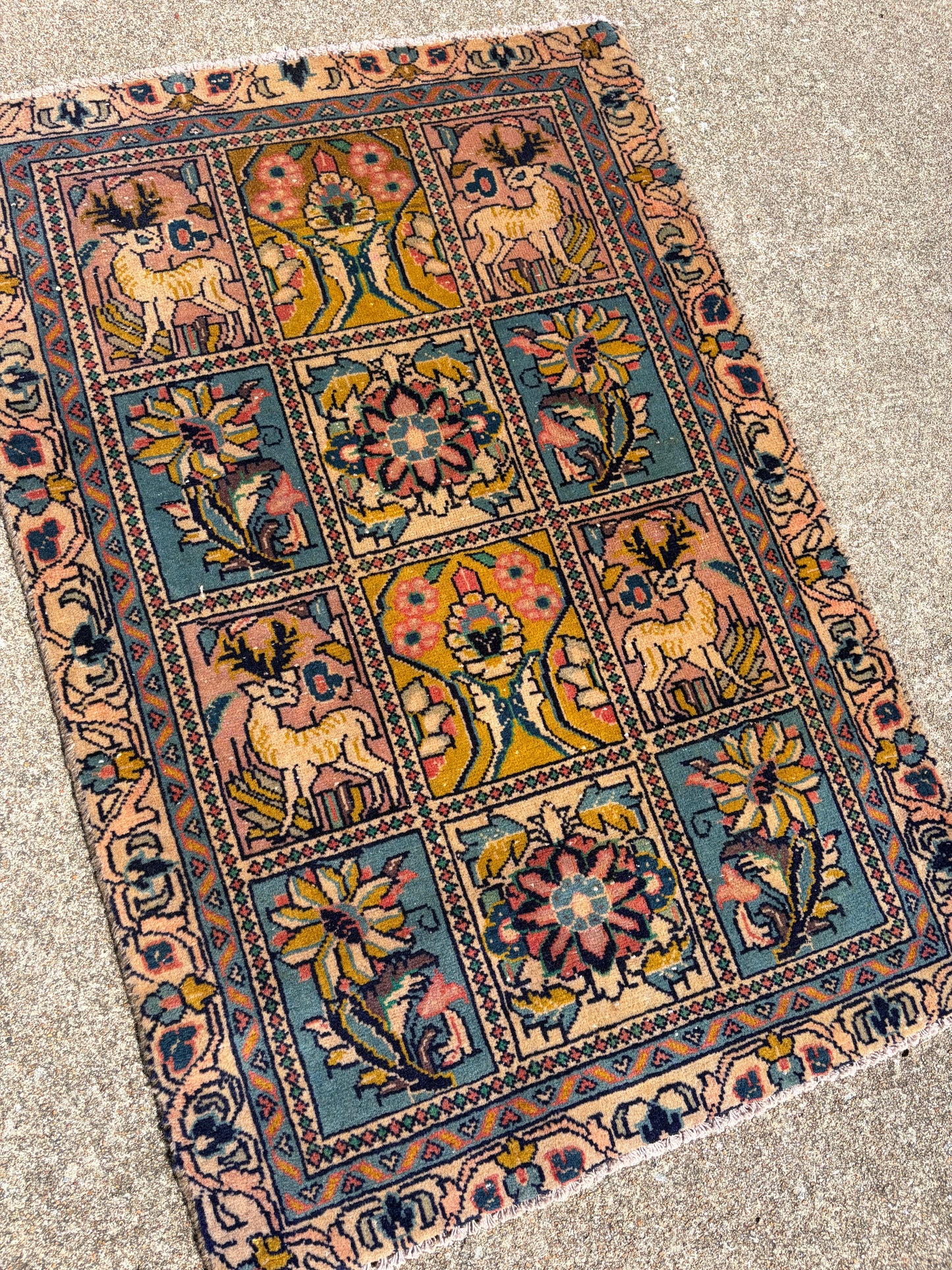 000 Vintage Pictorial of Life Rug- 2'11 x2'