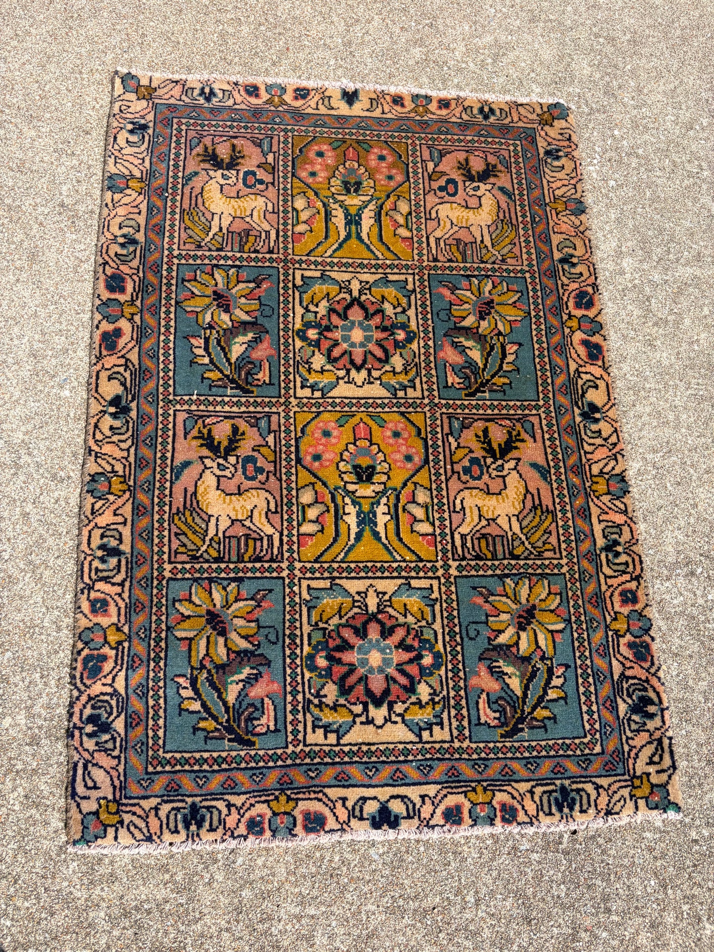 000 Vintage Pictorial of Life Rug- 2'11 x2'