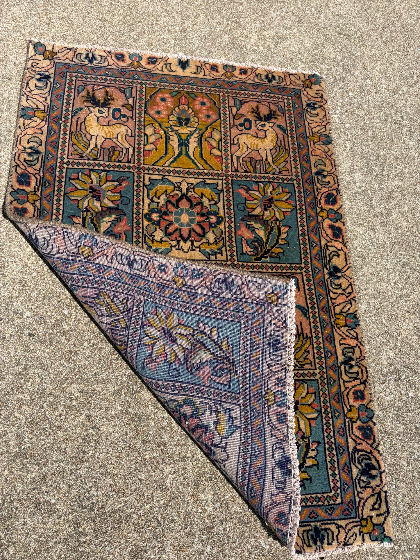 000 Vintage Pictorial of Life Rug- 2'11 x2'