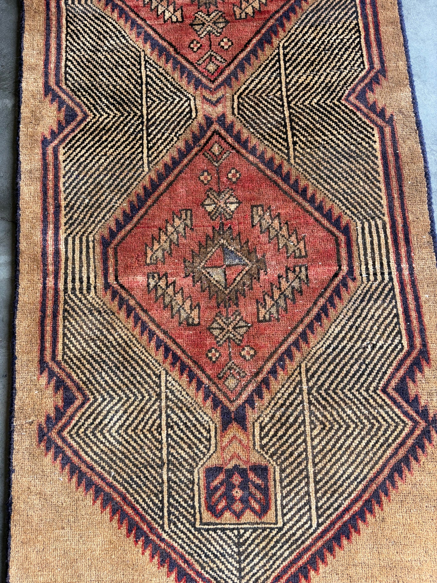000 Vintage Village Runner- 9'4 x 2'2