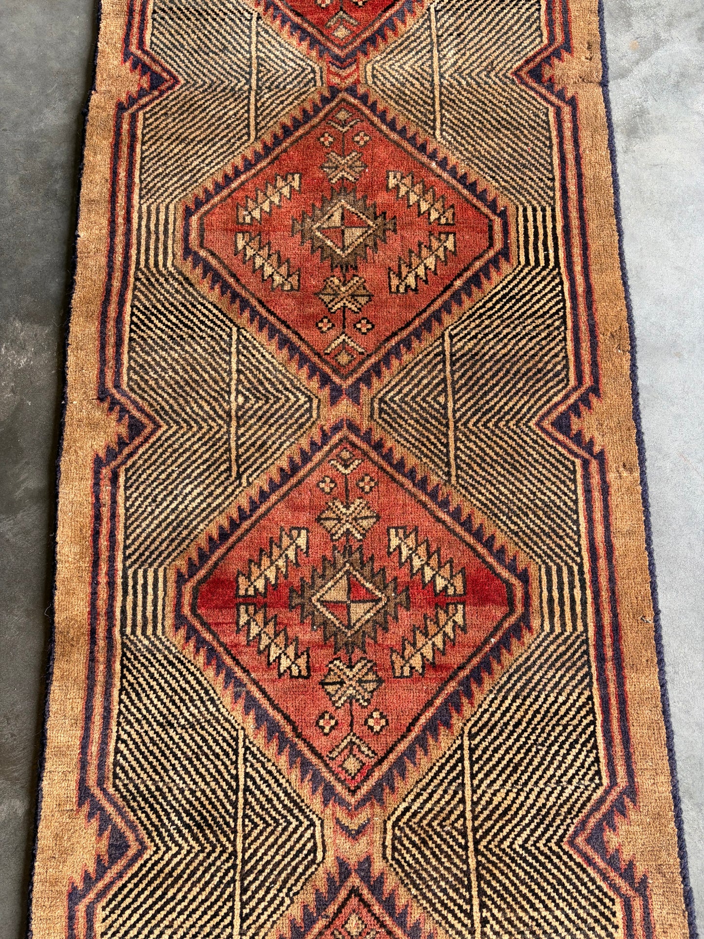000 Vintage Village Runner- 9'4 x 2'2